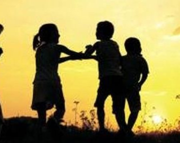 Cuatro hermanitos buscan la misma familia adoptiva: "O todos o ninguno"
