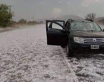 El granizo sorprendió a los vallistos 