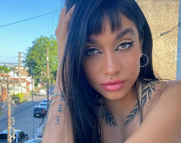 María Becerra estrena cuerpo y lo muestra en micro lecenría