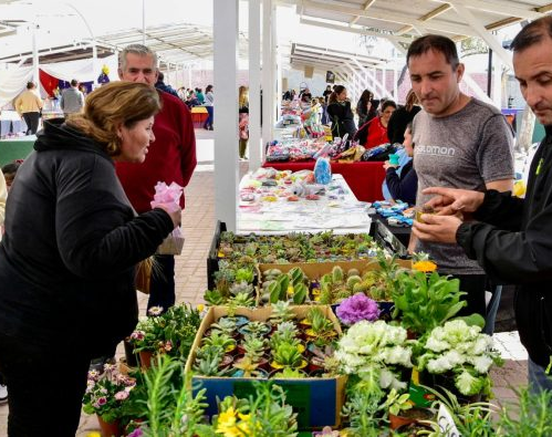 Si buscas un regalo para mamá, Chimas lanza una feria para que puedas encontrarlo