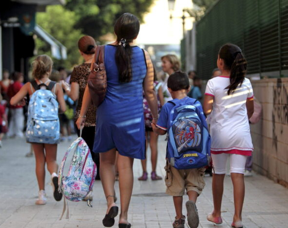 Inicio de clases: ¿cuántos familiares pueden acompañar a los chicos al primer día?