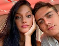 Oriana Sabatini, envuelta en rumores de embarazo: un gesto de Paulo Dybala encendió las alertas
