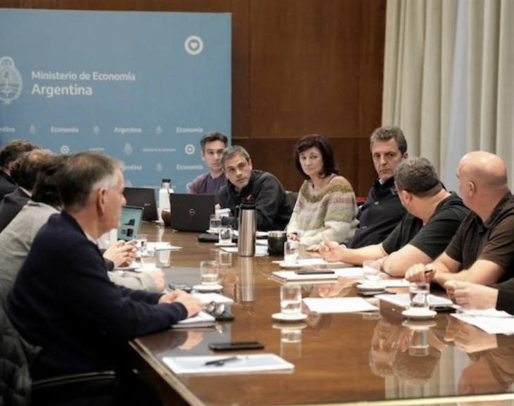 Bonos para trabajadores y jubilados y beneficios para Pymes: los anuncios que haría hoy Massa