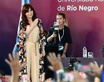 Cristina llama a los argentinos a "despabilarse para que no les vendan espejitos de colores"