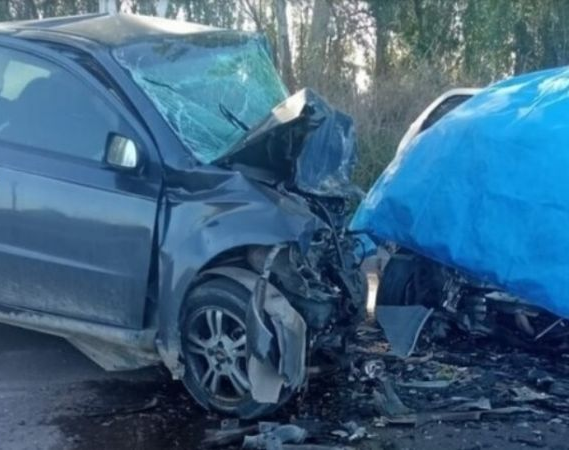 Tremendo choque frontal en Mendoza dejó como saldo 5 personas muertas