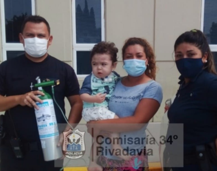 Con cortes de calles y varios móviles, la Policía salvó a un bebé de dos años de morir asfixiado