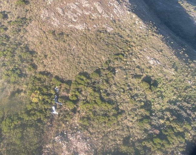 Encontraron los restos de un avión privado desaparecido y sus tripulantes estaban muertos