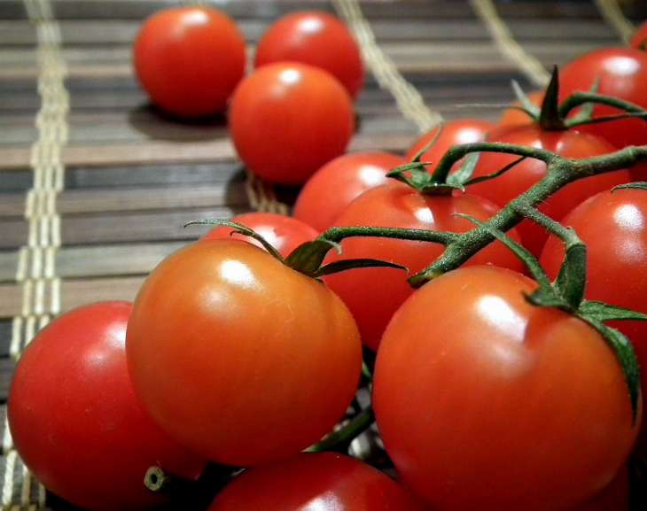 Los detuvieron por robar 4 cajones de tomate