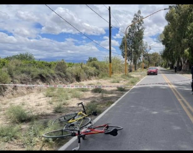 Salió a andar en bicicleta con amigos y murió en plena calle 