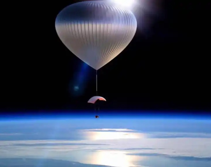 China dijo que el globo que sobrevuela EE.UU. es suyo y escala la tensión