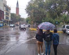 Domingo caluroso y con probabilidades de lluvia 