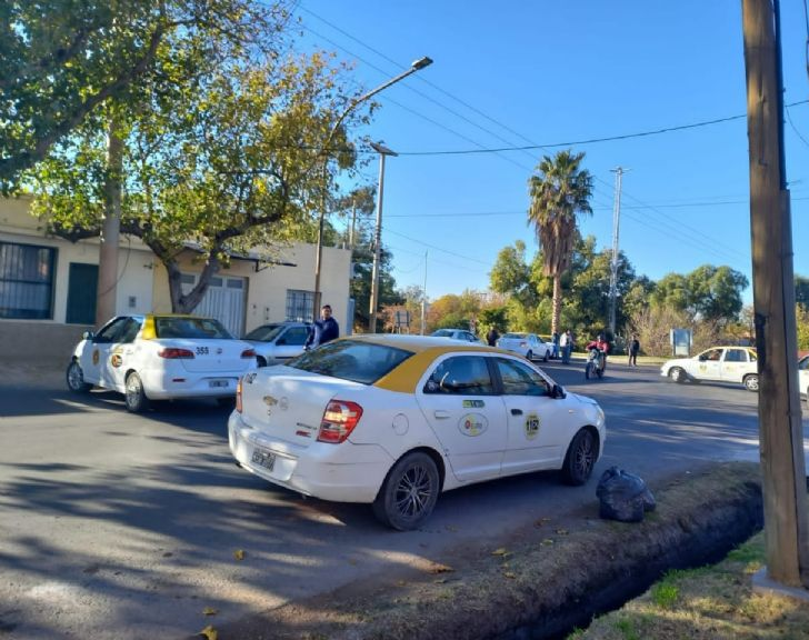 Por los robos a taxis y remises, entregarán botónes antipánico a los choferes