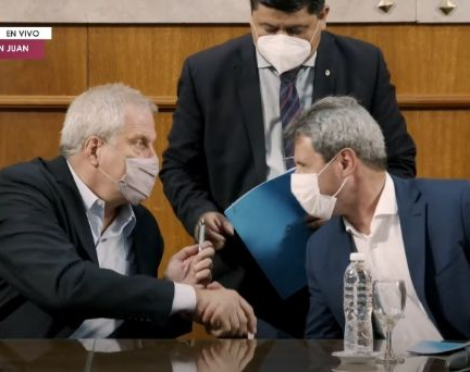 El Ministro de Educación dijo que hay que vacunarse para el 2 de marzo