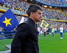 Aseguran que el próximo técnico de Boca estará presente frente a Colón