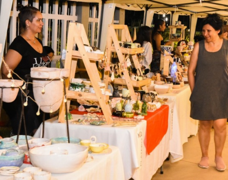 Una Feria de Artesanías en pleno centro 
