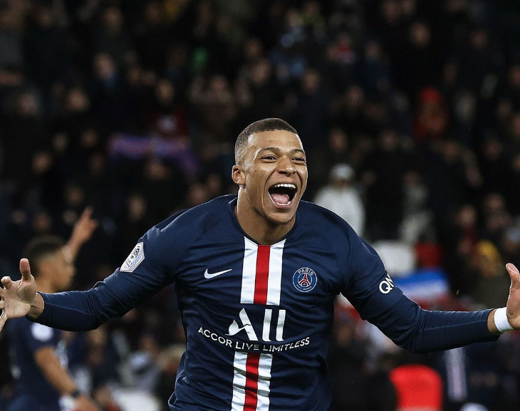 El PSG le regaló unos botines especiales a Mbappé por ser el goleador del club