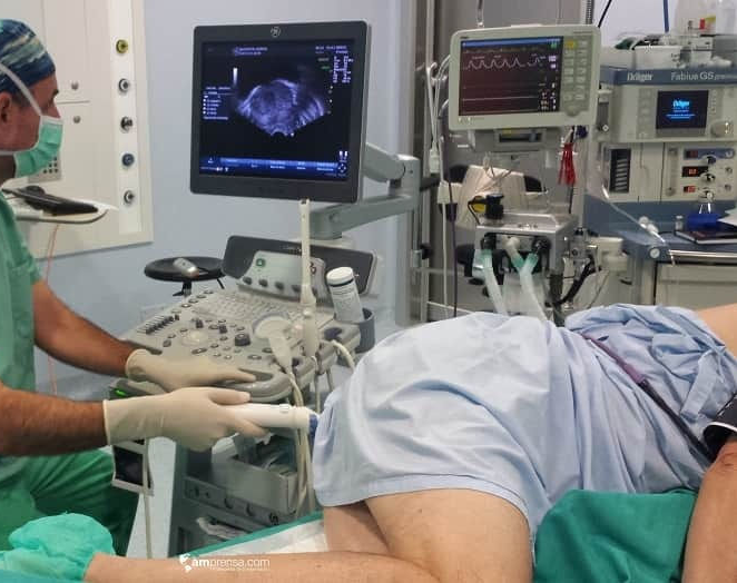 Una paciente dijo que su cirujano la violó durante un tacto rectal y lo detuvieron