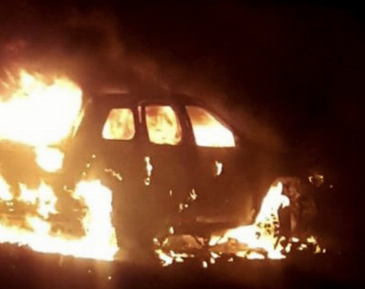 Se incendió un auto en Capital e investigan las causas 