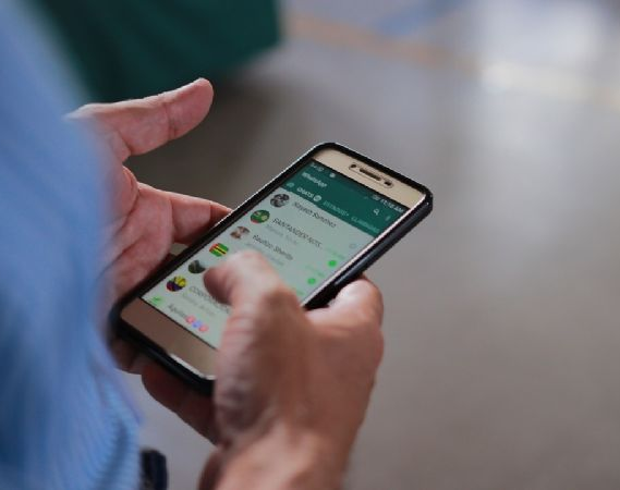 Condenan a un hombre por amenazar por whatsapp: 