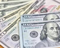 Dólar blue récord: en algunas provincias superó los $400