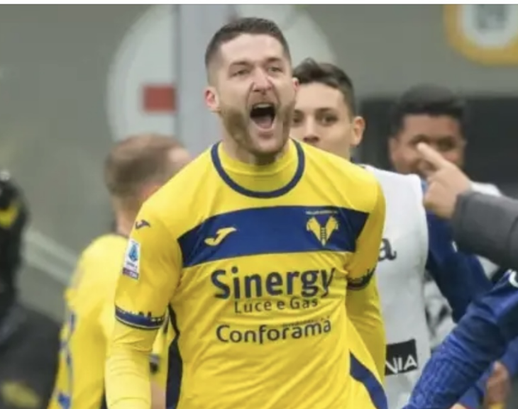 Thomas Henry, delantero del Hellas Verona, recibió amenazas tras la derrota con el Inter: Desearon la muerte de mi familia