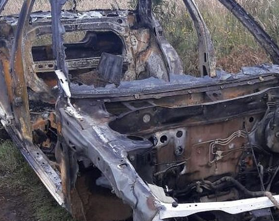 Buscan a los "reducidores" que queman y desmantelan autos de ancianos
