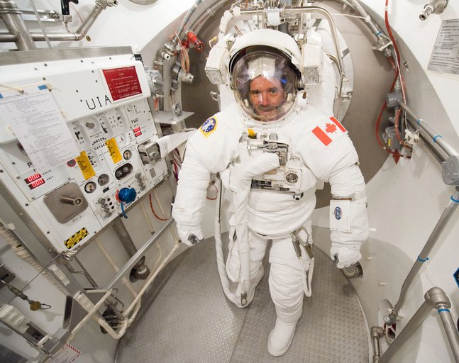 Un astronauta en actividad dijo que es posible la vida extraterrestre