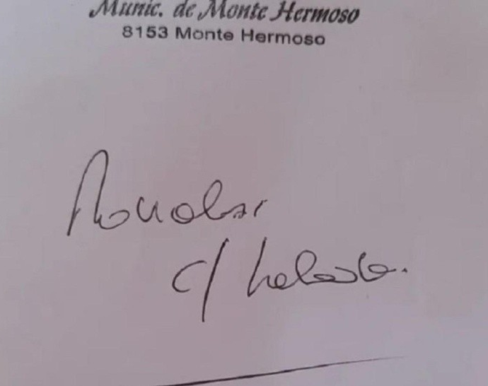 La picó un "bicho desconocido", fue al médico y le recetó ravioles y helado