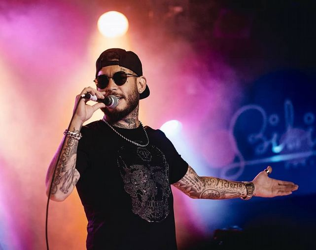 La furia de Ulises Bueno durante su último show de despedida