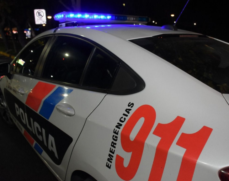 Un joven de 22 años volcó con su auto en la zona del Monumento al Gaucho