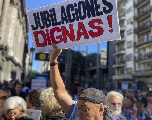 Los jubilados pierden más de 100 mil pesos por mes