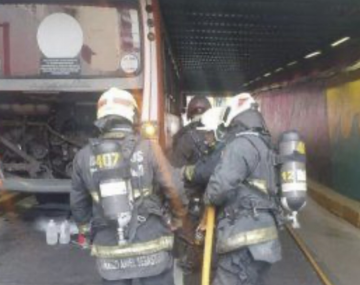 Se incendió un colectivo escolar con más de 30 menores a bordo