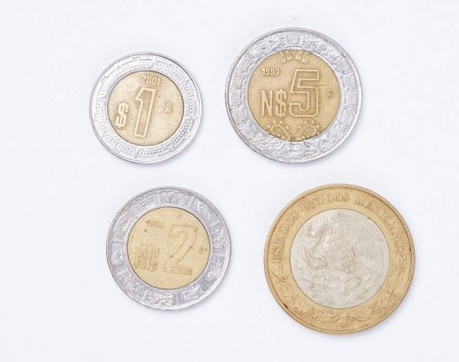 Gastaron una "fortuna" en una cena, dejaron dos monedas de propina y el mesero los escrachó en las redes sociales