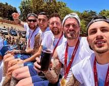 La esperada caravana de los campeones del mundo