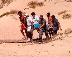 El mar arrastró a seis argentinos y dos de ellos quedaron internados por asfixia