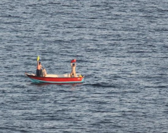 Dos pescadores iraníes estuvieron 8 días a la deriva en alta mar y los rescataron