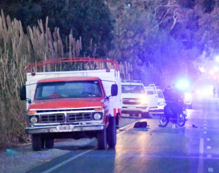 Atropellan y abandonan a un motociclista 