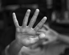 Conmoción por la muerte de una niña: sospechan  de bullying