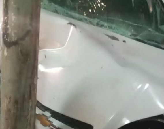 Se estrelló contra un poste en plena Ruta 40