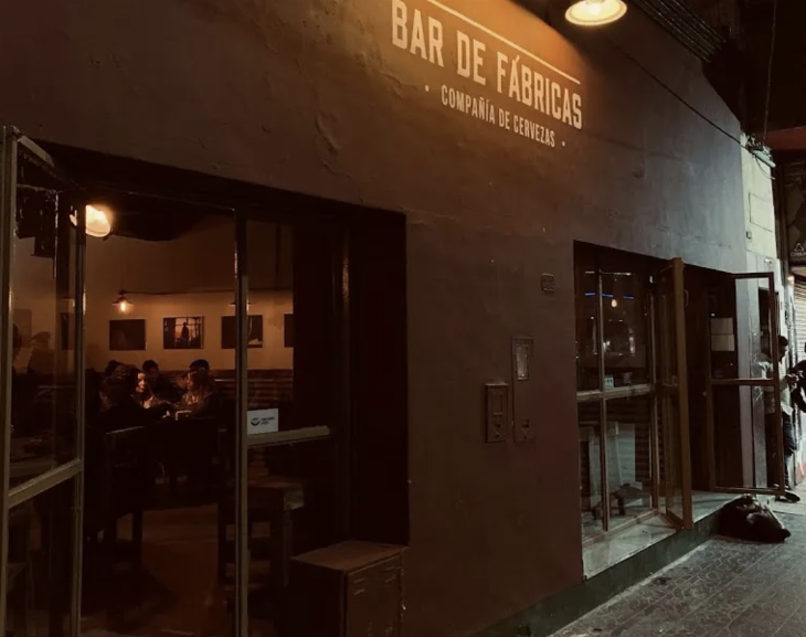 Tomaron unas cervezas, no las pagaron y terminaron presos 