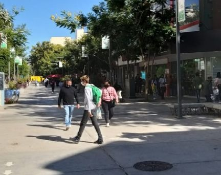 Afirman que el comercio local cerrará otro mes con bajas ventas