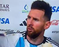 "¿Qué mirás, bobo?": el fuerte cruce de Messi al final del partido