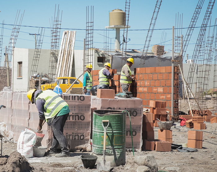 Su hijo robó en una obra en construcción pero su padre colaboró para que lo detengan