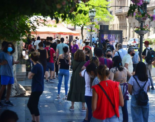 Córdoba vuelve a las restricciones por el aumento de casos de Covid-19: suspende por 10 días los eventos masivos
