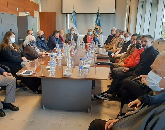 Estatales protestan por los pasillos del Cívico