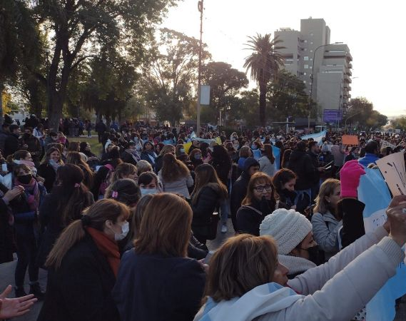 Los docentes autoconvocados marcharon por Centro Cívico y Casa de Gobierno