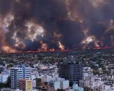 Evacúan a vecinos de Villa Carlos Paz por grandes incendios en la zona 