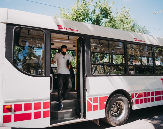  Una empresa de colectivos redujo frecuencias por la escases de gasoil