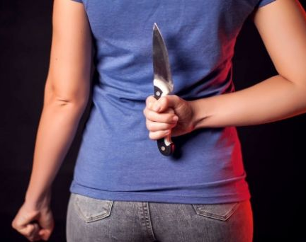 Una joven apuñaló a su ex novio en Rivadavia 