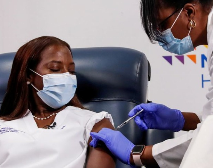 Pfizer anunció que no se necesita otra vacuna contra las cepas británica y sudafricana